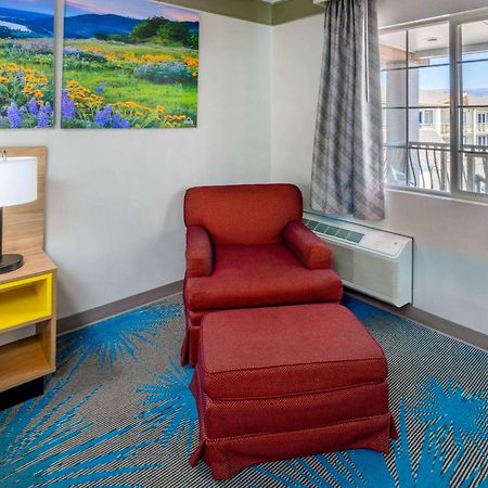 Days Inn By Wyndham Delta Co Екстериор снимка
