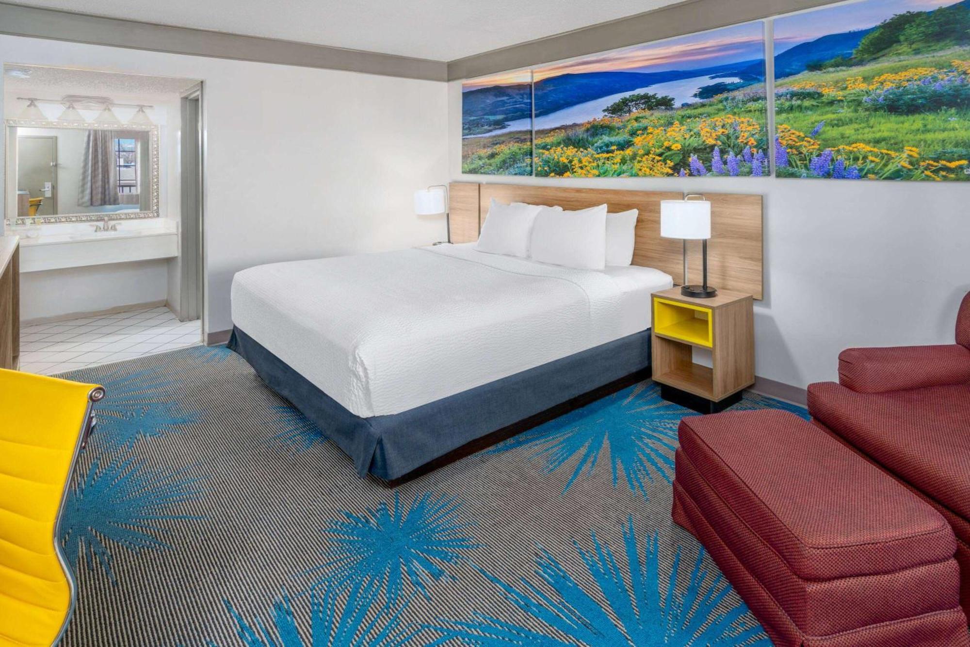 Days Inn By Wyndham Delta Co Екстериор снимка