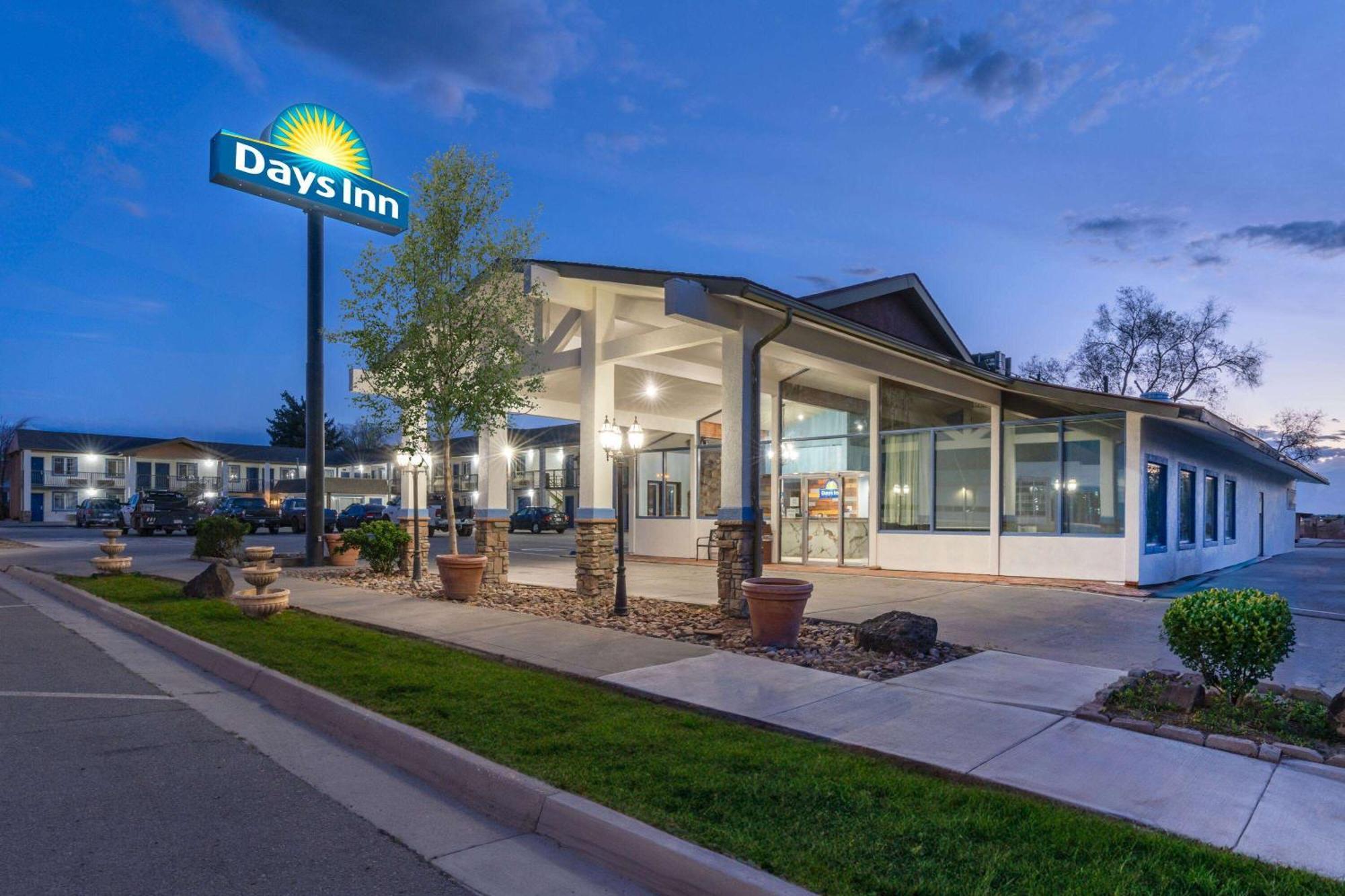 Days Inn By Wyndham Delta Co Екстериор снимка